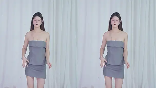 Snapshot of QY-003 chatting on December 2025 02:06:01 AM QY-003 online show from December 2025 02:06:01 AM