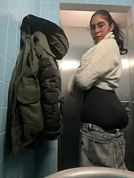 latingangsex online show from February 2026 05:55:01 PM