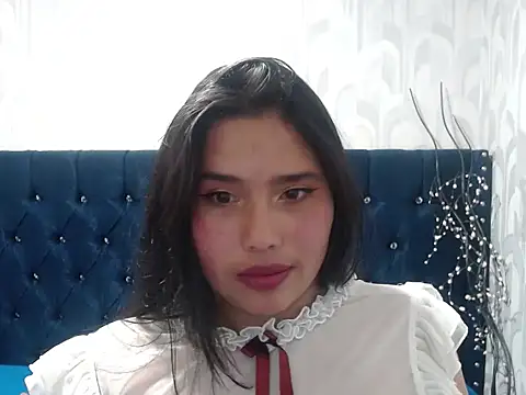 Lovingmoraxx online show from October 2025 11:36:01 PM