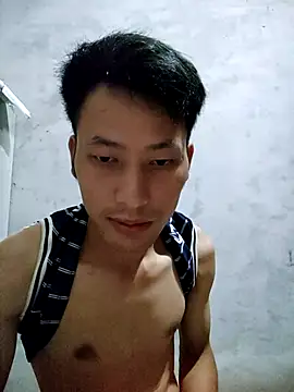 Snapshot of Uh-em95 chatting on October 2025 03:03:01 PM Uh-em95 online show from October 2025 03:03:01 PM
