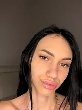 Snapshot of ilariea_girl chatting on December 2025 11:25:02 PM ilariea girl online show from December 2025 11:25:02 PM