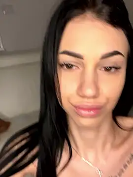 Snapshot of ilariea_girl chatting on January 2026 11:22:01 PM ilariea girl online show from January 2026 11:22:01 PM