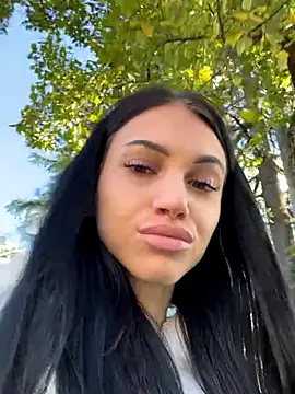 Snapshot of ilariea_girl chatting on October 2025 02:09:02 PM ilariea girl online show from October 2025 02:09:02 PM
