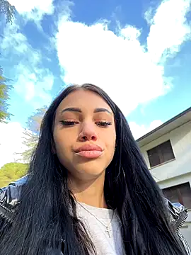 Snapshot of ilariea_girl chatting on October 2025 07:16:02 AM ilariea girl online show from October 2025 07:16:02 AM