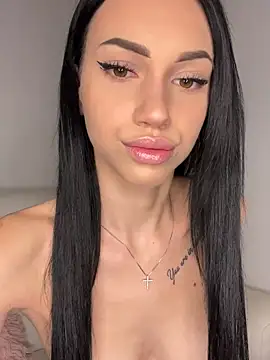 Snapshot of ilariea_girl chatting on November 2025 09:37:01 PM ilariea girl online show from November 2025 09:37:01 PM