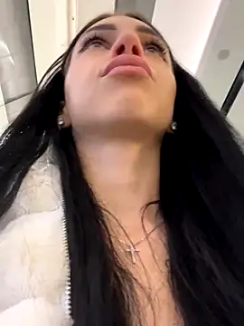 Snapshot of ilariea_girl chatting on November 2025 06:44:02 PM ilariea girl online show from November 2025 06:44:02 PM