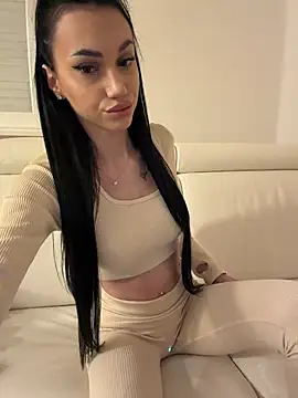 Snapshot of ilariea_girl chatting on February 2026 08:31:02 PM ilariea girl online show from February 2026 08:31:02 PM