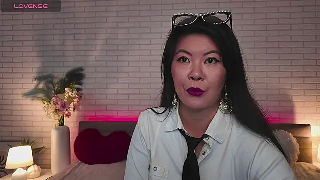 BeckySunday online show from October 2025 06:03:01 AM