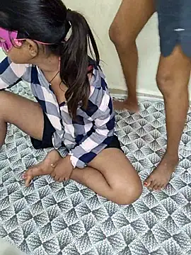 Unique girls90 online show from November 2025 05:17:02 PM