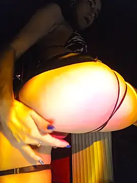 YuriXo online show from December 2025 08:13:01 PM