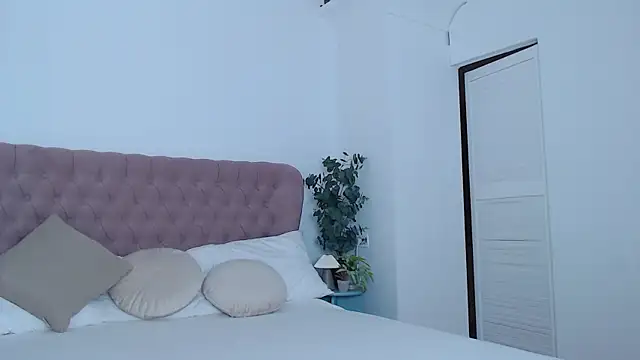 Naughty kittyy1 online show from October 2025 07:27:01 AM
