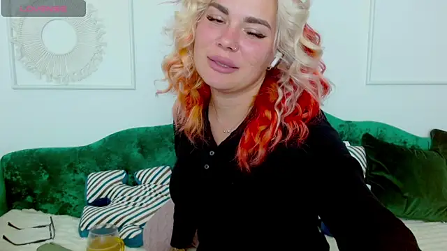 Naughty kittyy1 online show from October 2025 07:59:01 PM