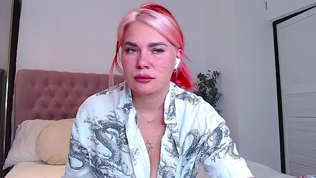 Naughty kittyy1 online show from October 2025 08:42:02 PM