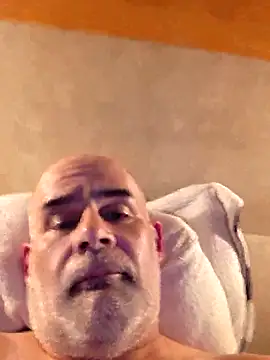 DeeBestEver online show from November 2025 03:50:01 PM