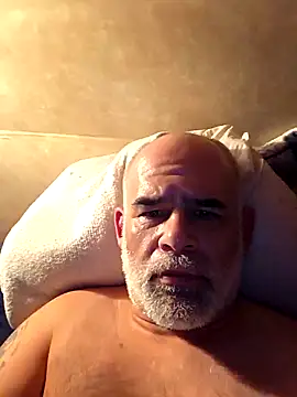 DeeBestEver online show from December 2025 02:40:01 PM