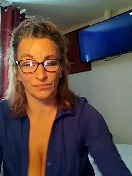 Fifi83Bell online show from December 2025 12:43:02 PM