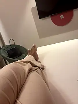 Snapshot of nanaisbackk chatting on December 2025 07:20:01 PM nanaisbackk online show from December 2025 07:20:01 PM