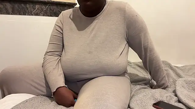 Snapshot of nanaisbackk chatting on October 2025 09:03:01 PM nanaisbackk online show from October 2025 09:03:01 PM