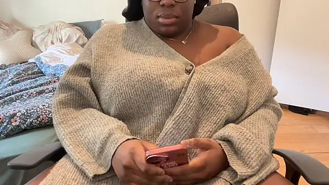 Snapshot of nanaisbackk chatting on February 2026 09:28:01 AM nanaisbackk online show from February 2026 09:28:01 AM