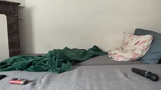 nanaisbackk online show from March 2026 12:10:02 PM