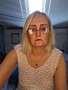 Jenny Blum online show from December 2025 01:01:02 PM