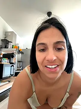 Snapshot of LaPetiteKim chatting on October 2025 09:18:02 AM LaPetiteKim online show from October 2025 09:18:02 AM