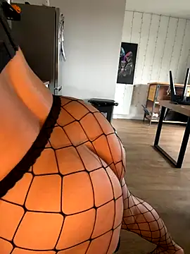 Snapshot of LaPetiteKim chatting on November 2025 12:42:01 PM LaPetiteKim online show from November 2025 12:42:01 PM