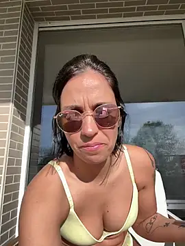 LaPetiteKim online show from April 2026 07:47:01 AM