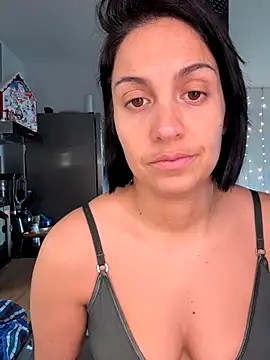 Snapshot of LaPetiteKim chatting on December 2025 09:15:01 AM LaPetiteKim online show from December 2025 09:15:01 AM