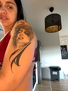 Snapshot of LaPetiteKim chatting on October 2025 12:04:01 PM LaPetiteKim online show from October 2025 12:04:01 PM