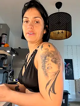 Snapshot of LaPetiteKim chatting on November 2025 08:48:02 AM LaPetiteKim online show from November 2025 08:48:02 AM