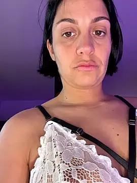 Snapshot of LaPetiteKim chatting on November 2025 08:20:02 PM LaPetiteKim online show from November 2025 08:20:02 PM