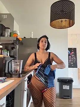 Snapshot of LaPetiteKim chatting on October 2025 01:08:01 PM LaPetiteKim online show from October 2025 01:08:01 PM