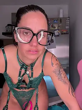 LaPetiteKim online show from April 2026 11:49:02 AM