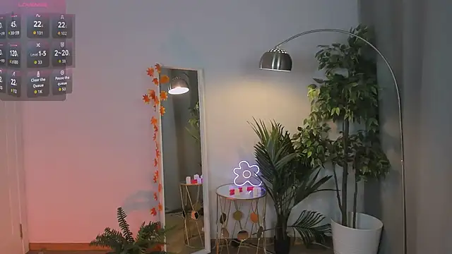 Snapshot of PollyMayer chatting on October 2025 08:54:02 PM PollyMayer online show from October 2025 08:54:02 PM