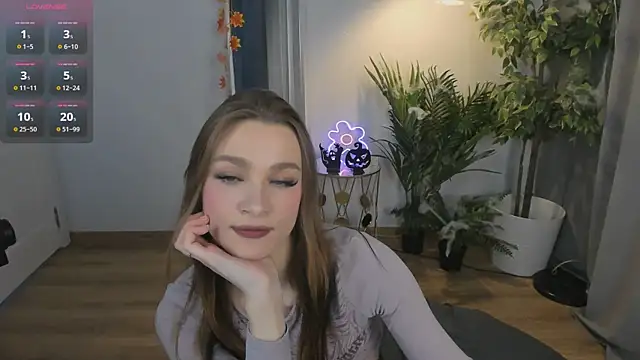 Snapshot of PollyMayer chatting on October 2025 08:41:01 PM PollyMayer online show from October 2025 08:41:01 PM