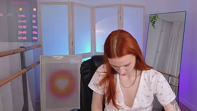 Snapshot of PollyMayer chatting on July 2026 08:53:01 PM PollyMayer online show from July 2026 08:53:01 PM