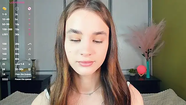 JinnyMcie online show from April 2026 11:38:02 AM