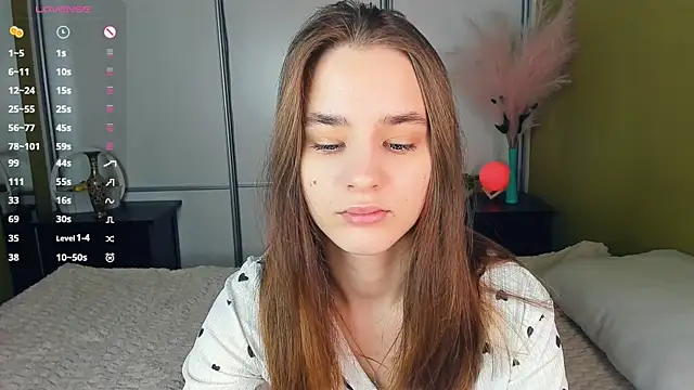 JinnyMcie online show from April 2026 10:00:01 AM