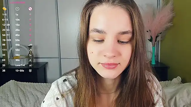 JinnyMcie online show from April 2026 07:23:01 AM