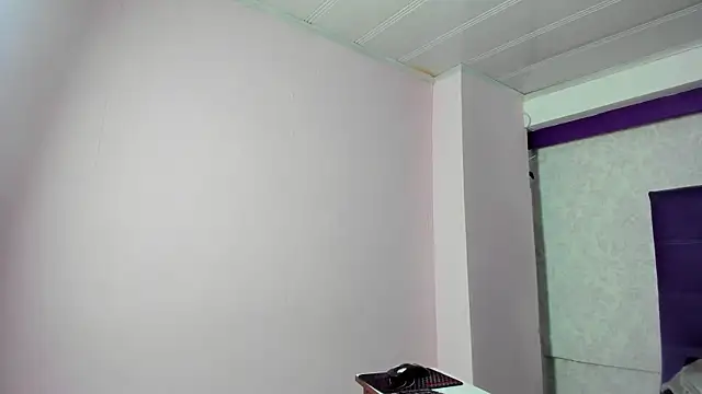 Snapshot of LeaMoreau22 chatting on November 2025 12:05:01 PM LeaMoreau22 online show from November 2025 12:05:01 PM