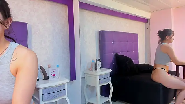 LeaMoreau22 online show from October 2025 12:28:01 PM