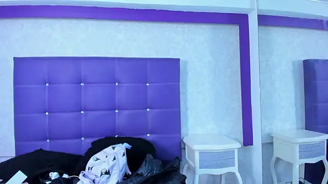 Snapshot of LeaMoreau22 chatting on October 2025 12:06:02 PM LeaMoreau22 online show from October 2025 12:06:02 PM