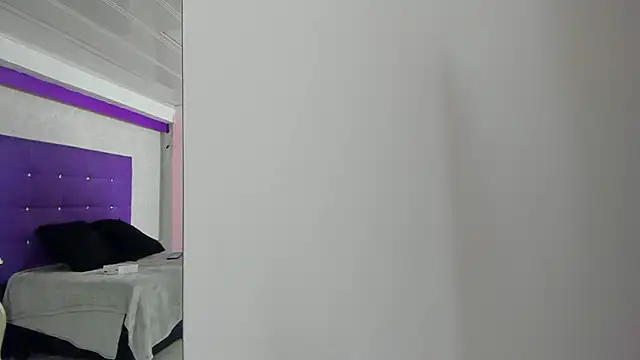 Snapshot of LeaMoreau22 chatting on November 2025 11:59:02 AM LeaMoreau22 online show from November 2025 11:59:02 AM