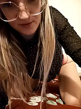 YannaMilters online show from December 2025 12:39:01 PM