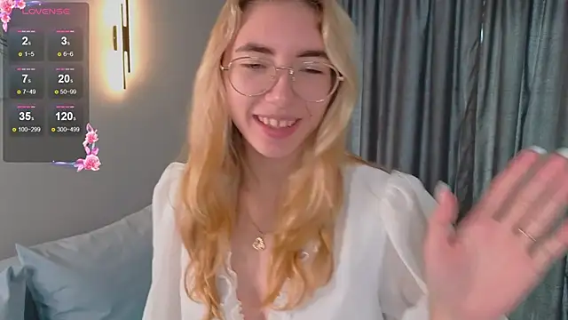 Snapshot of KatherineWill chatting on October 2025 08:49:02 AM KatherineWill online show from October 2025 08:49:02 AM