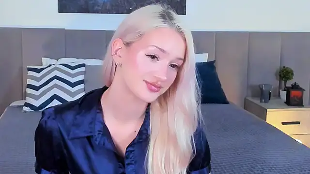SugarWhisper online show from October 2025 03:46:02 PM