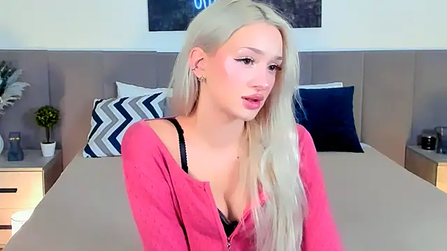 SugarWhisper online show from December 2025 04:41:01 PM