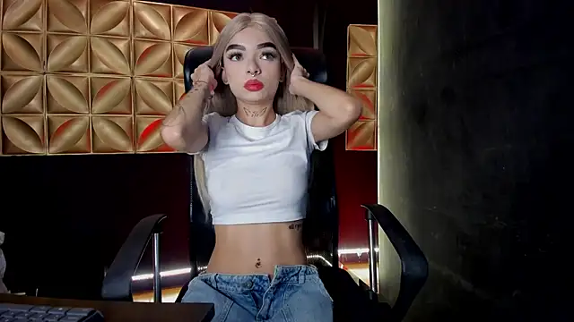 scarlettvelvet  online show from November 2025 12:26:01 PM