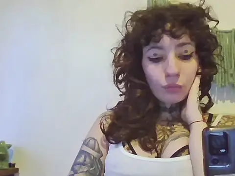 Snapshot of RebekahRose chatting on October 2025 09:37:01 PM RebekahRose online show from October 2025 09:37:01 PM